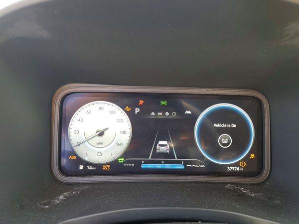 2023 HYUNDAI KONA SE