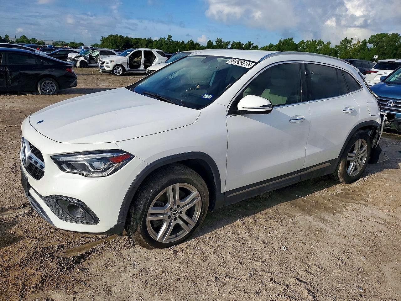 2021 MERCEDES-BENZ GLA