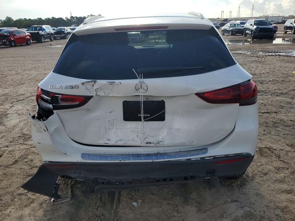 2021 MERCEDES-BENZ GLA