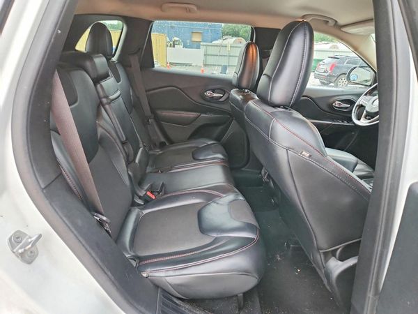 2015 JEEP CHEROKEE TRAILHAWK 4X4