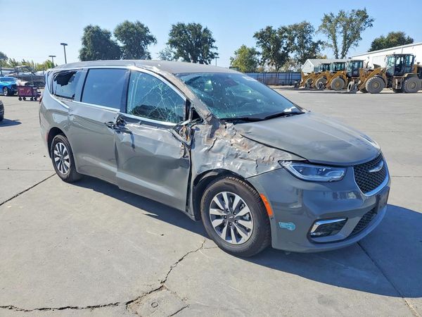 2025 CHRYSLER PACIFICA