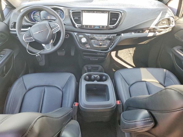 2025 CHRYSLER PACIFICA