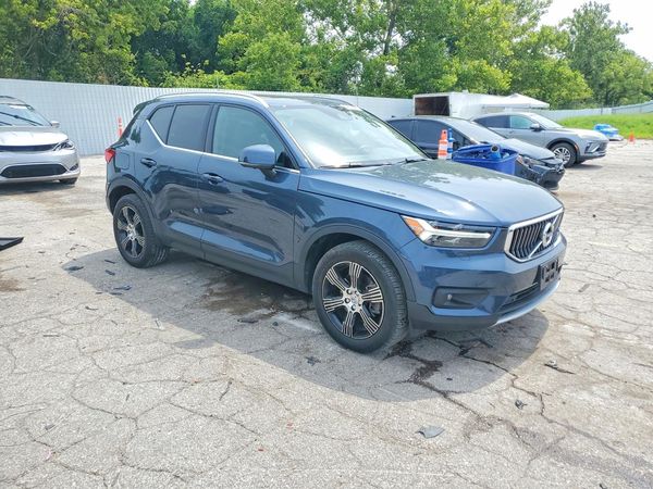 2020 VOLVO XC40 Inscription