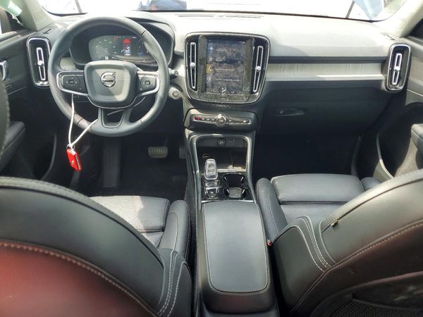2020 VOLVO XC40 Inscription