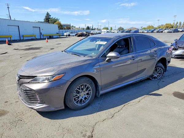 2020 TOYOTA CAMRY — DSFA — Front 3/4