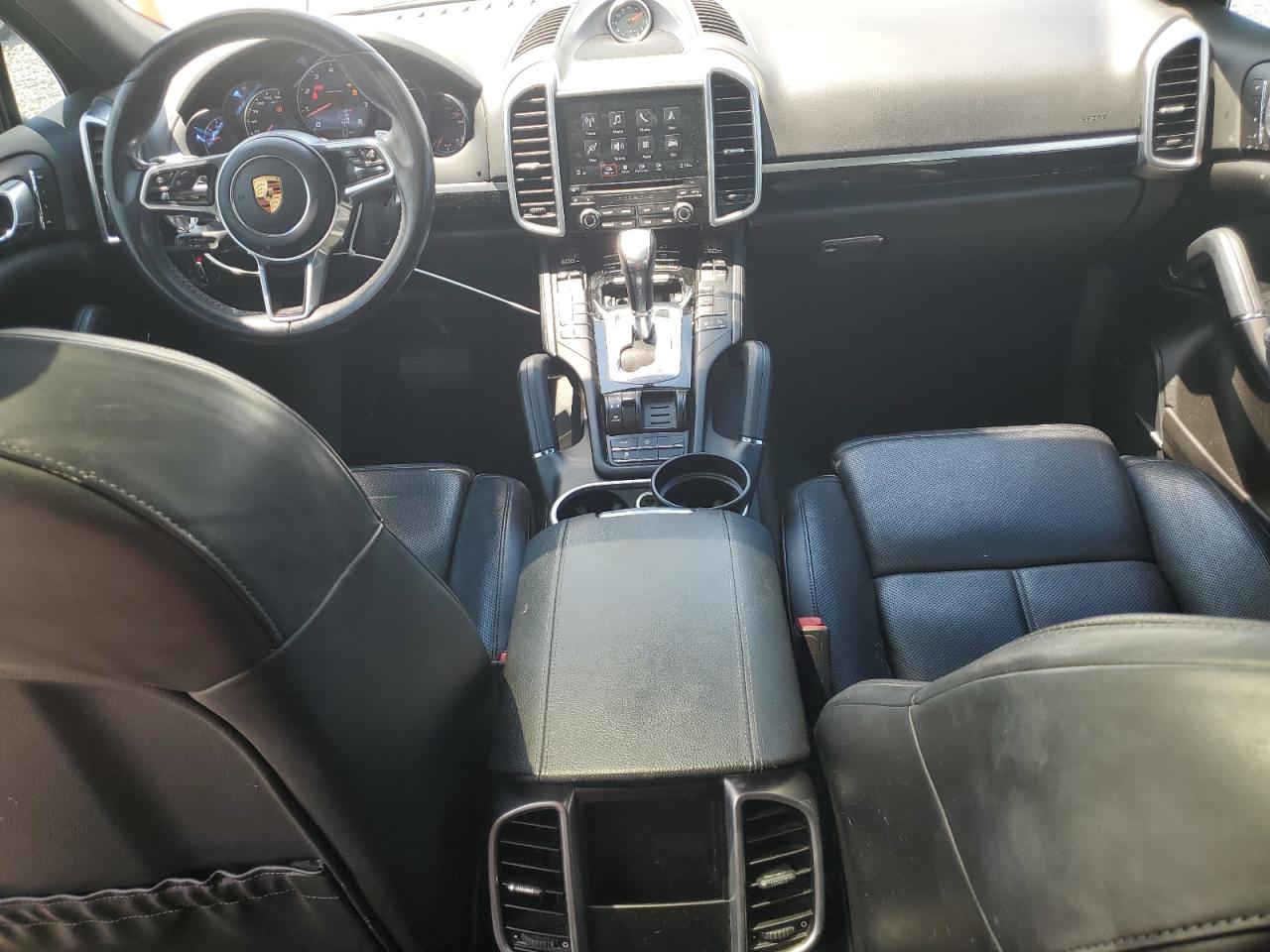 2017 PORSCHE CAYENNE
