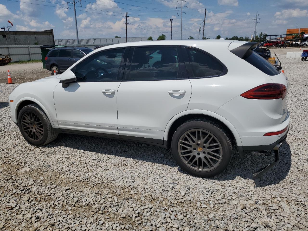 2017 PORSCHE CAYENNE