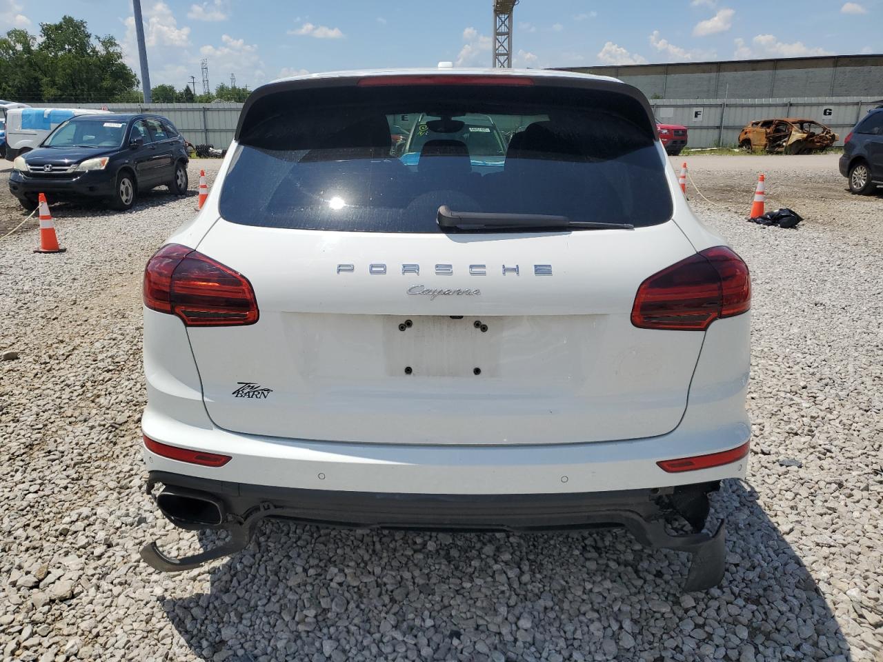 2017 PORSCHE CAYENNE