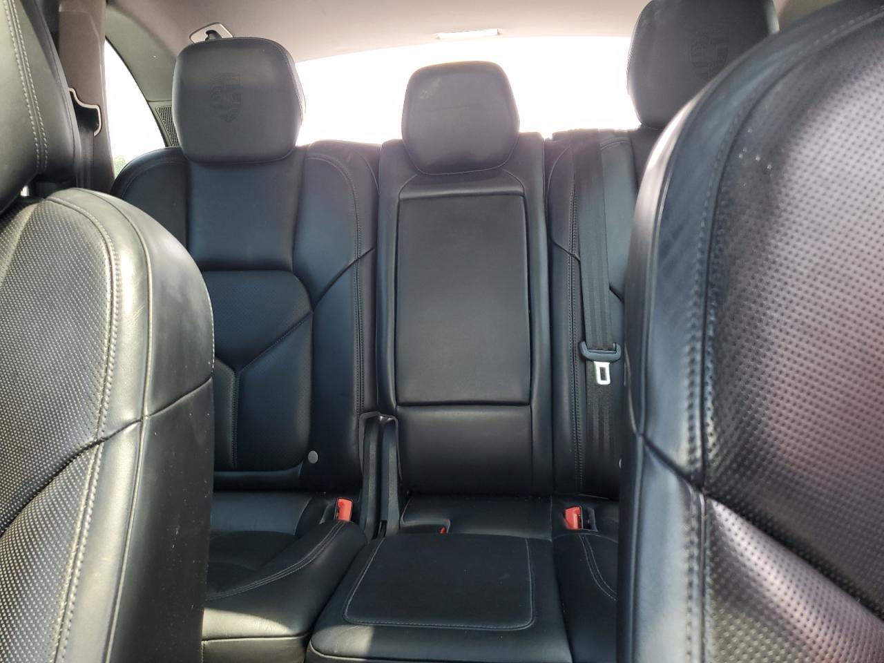 2017 PORSCHE CAYENNE