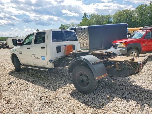 2018 RAM 3500 CREW CAB CHASSIS 4X4