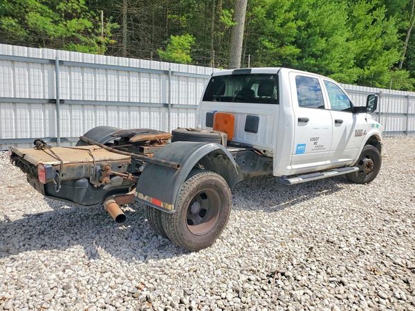 2018 RAM 3500 CREW CAB CHASSIS 4X4
