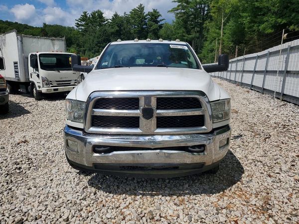 2018 RAM 3500 CREW CAB CHASSIS 4X4