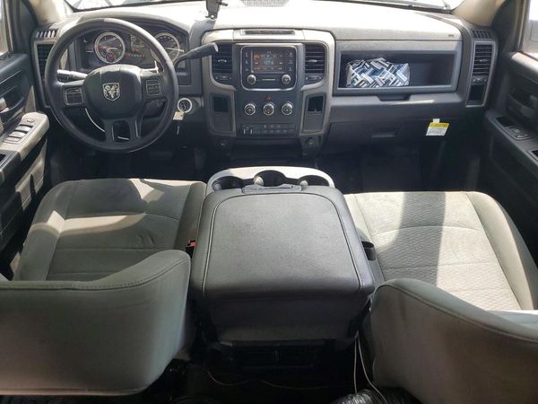 2018 RAM 3500 CREW CAB CHASSIS 4X4