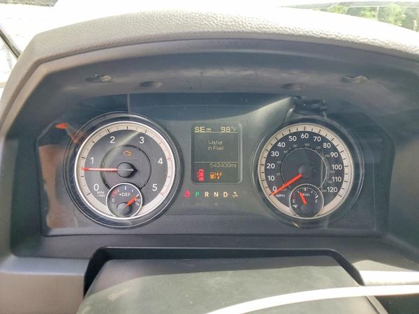 2018 RAM 3500 CREW CAB CHASSIS 4X4