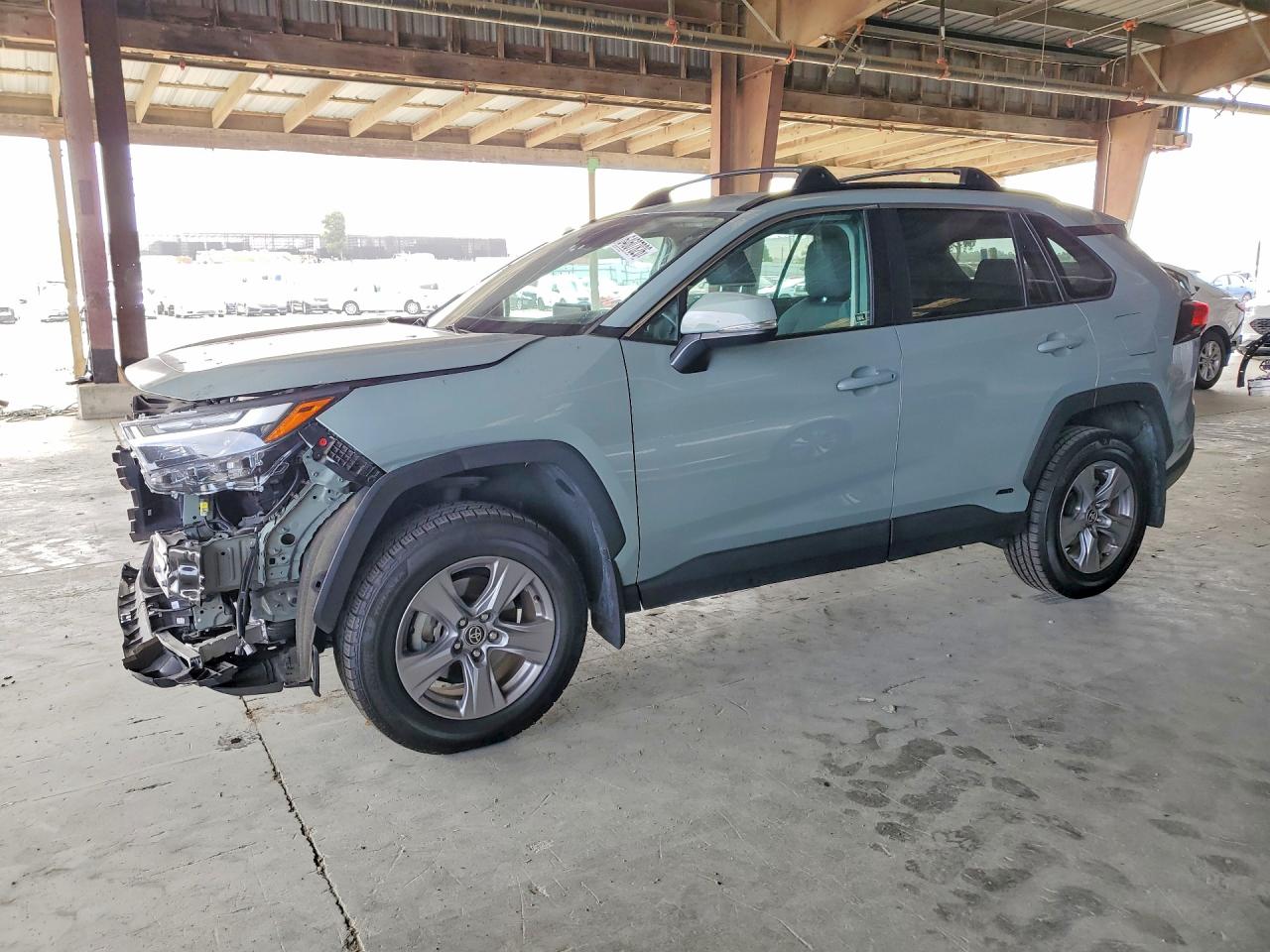 2022 TOYOTA RAV4 XLE