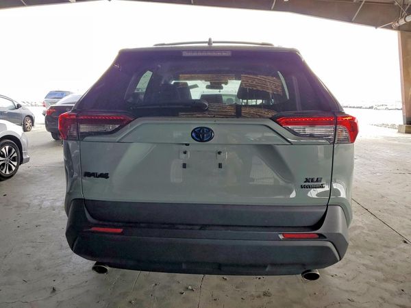 2022 TOYOTA RAV4 XLE