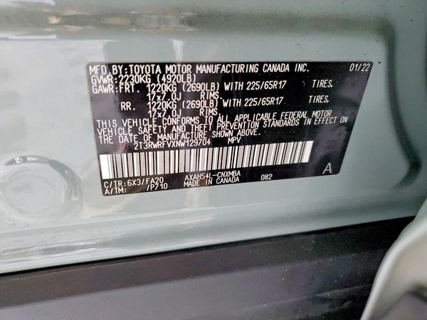 2022 TOYOTA RAV4 XLE