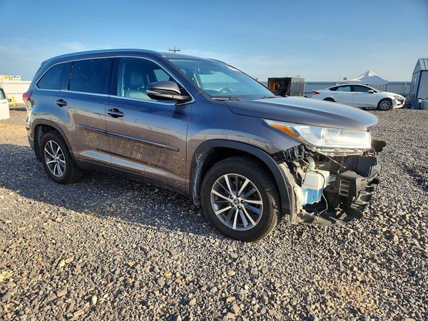 2017 TOYOTA HIGHLANDER SE/XLE