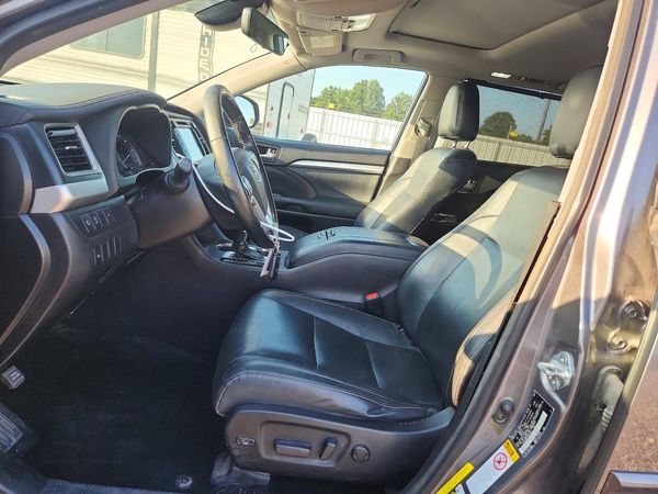2017 TOYOTA HIGHLANDER SE/XLE