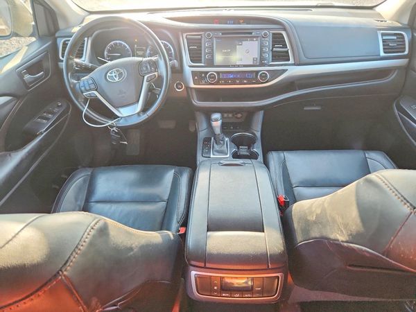 2017 TOYOTA HIGHLANDER SE/XLE
