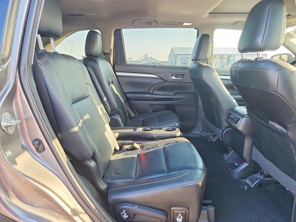 2017 TOYOTA HIGHLANDER SE/XLE