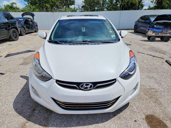 2013 HYUNDAI ELANTRA