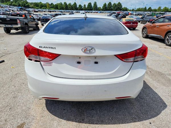 2013 HYUNDAI ELANTRA