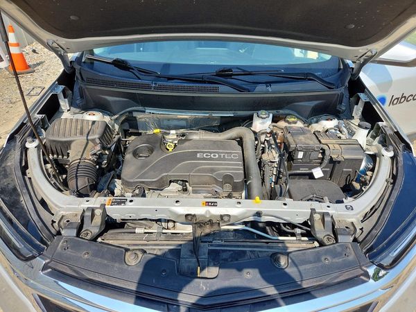 2022 CHEVROLET EQUINOX LT (2FL) — Engine bay