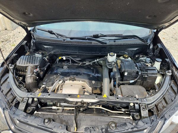 2019 CHEVROLET EQUINOX LT (2LT) — Engine bay