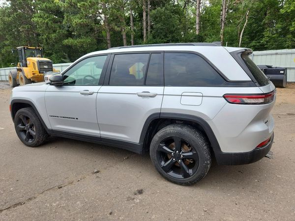 2024 JEEP CHEROKEE Laredo — DSRA