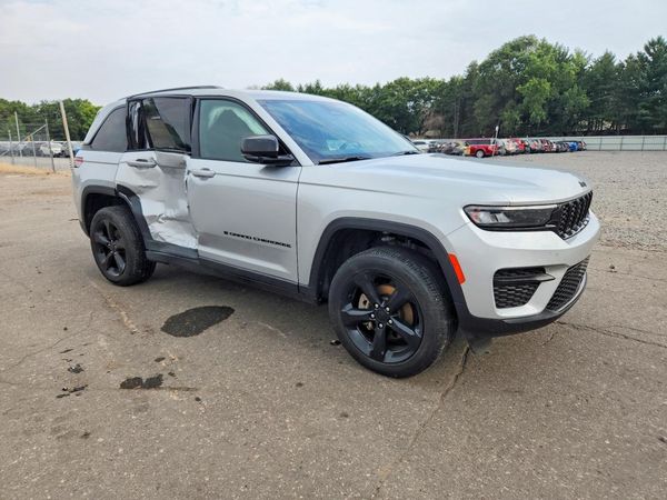 2024 JEEP CHEROKEE Laredo — Passenger 3/4