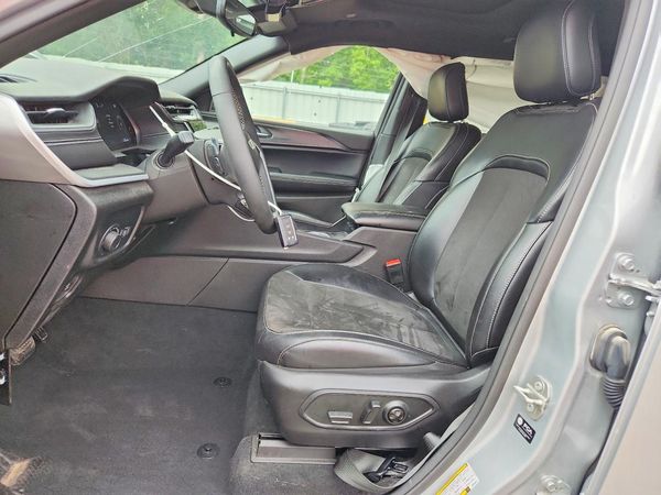 2024 JEEP CHEROKEE Laredo — DENT