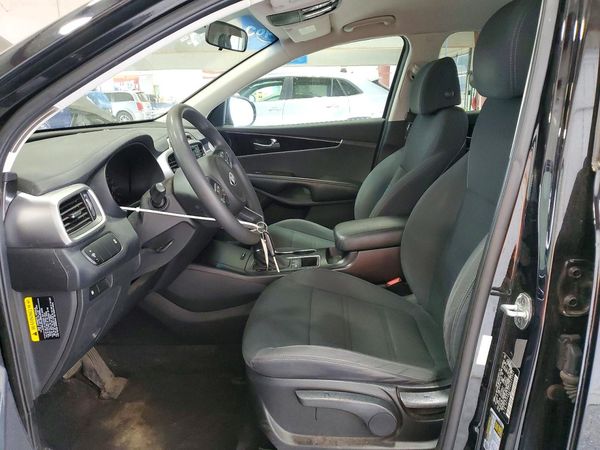 2017 KIA SORENTO L, LX