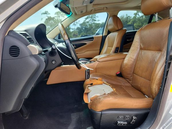 2013 LEXUS LS 460