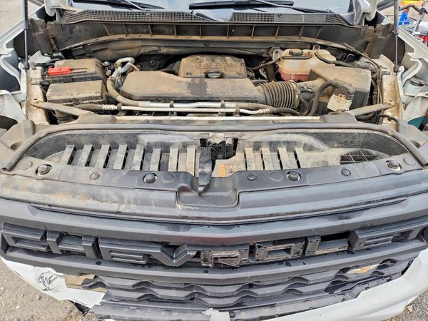 2024 CHEVROLET SILVERADO Custom — Engine bay