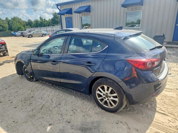 2016 MAZDA 3 SE