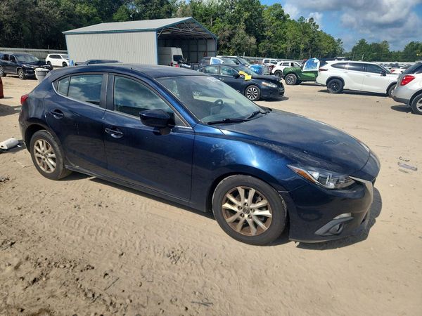 2016 MAZDA 3 SE