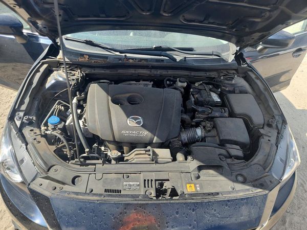 2016 MAZDA 3 SE