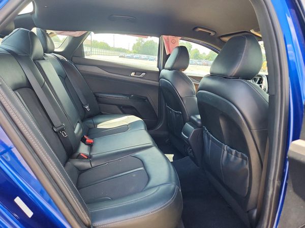 2022 KIA K5
