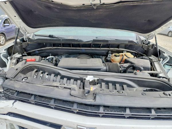 2022 CHEVROLET SILVERADO RST — Engine bay