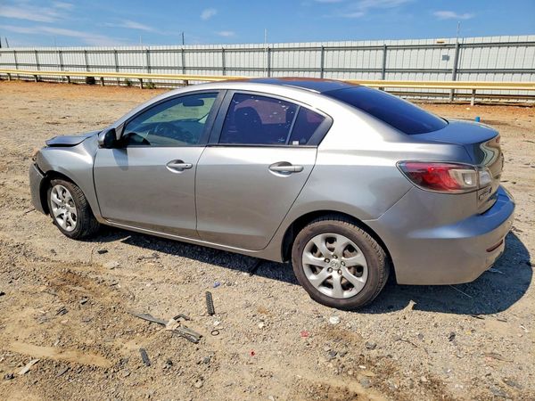 2013 MAZDA 3 SV/Base