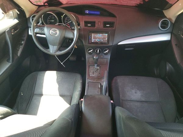 2013 MAZDA 3 SV/Base