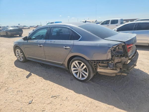 2018 VOLKSWAGEN PASSAT