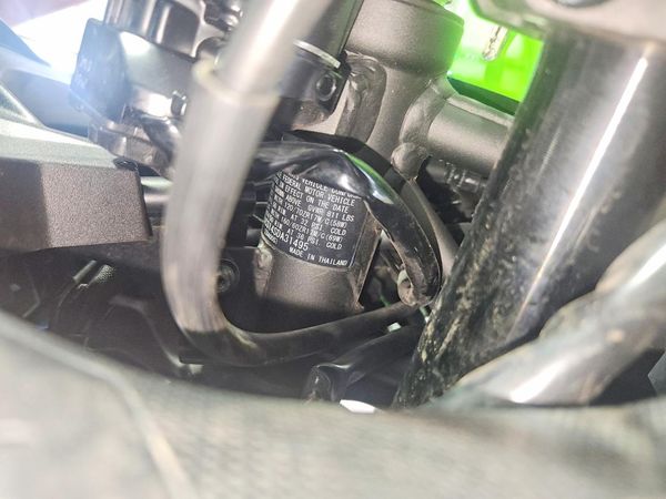 2025 KAWASAKI ZX400 — VINS