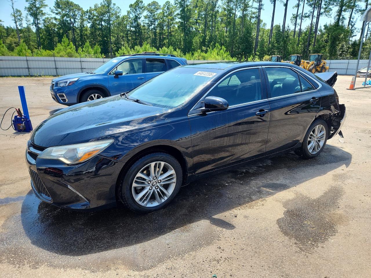 2017 TOYOTA CAMRY LE/SE/XLE/XSE — Front 3/4