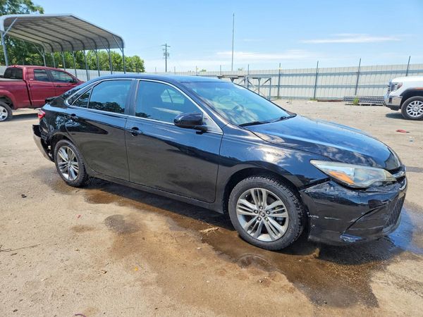 2017 TOYOTA CAMRY LE/SE/XLE/XSE — Passenger 3/4