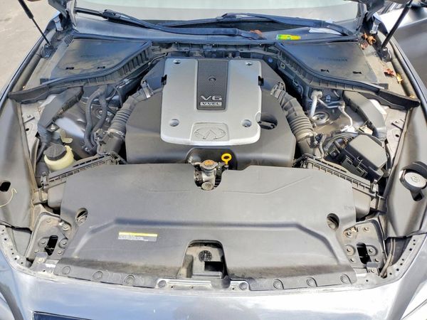 2015 INFINITI Q50