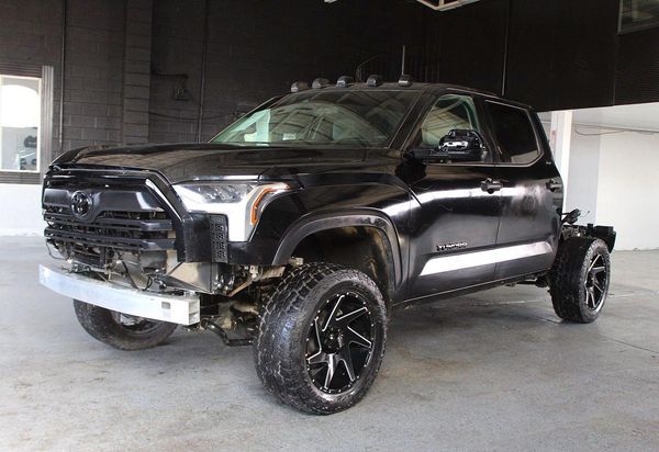 2024 TOYOTA TUNDRA SR5