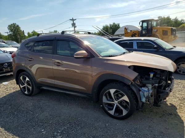 2016 HYUNDAI TUCSON