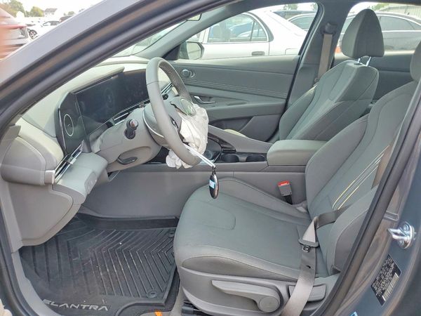 2026 HYUNDAI ELANTRA — DENT